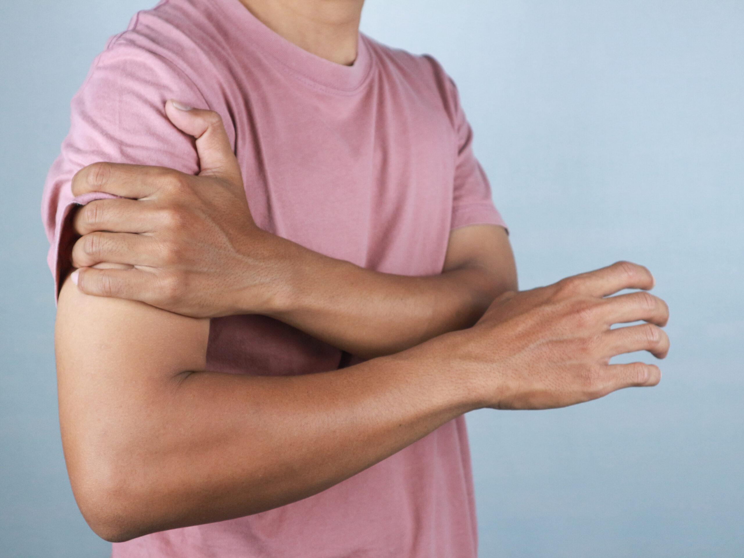 Borsite al Braccio: Guida Completa a Sintomi, Cause, Cure e Tempi di Guarigione